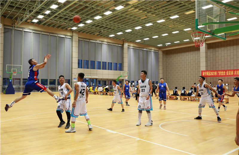 2021年6月，第七屆“安全杯”籃球聯(lián)賽在中天八建內(nèi)部展開，精準的投籃、焦灼的對抗，披上戰(zhàn)服，用熱情戰(zhàn)勝酷暑，用實力征服中天同仁！