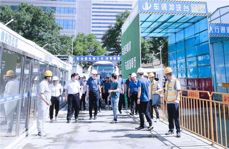 2023年6月8日，河北省生態(tài)環(huán)境廳主辦的省大氣污染防治專(zhuān)項(xiàng)督導(dǎo)幫扶動(dòng)員會(huì)在中天北京尖嶺城中村改造項(xiàng)目召開(kāi)。